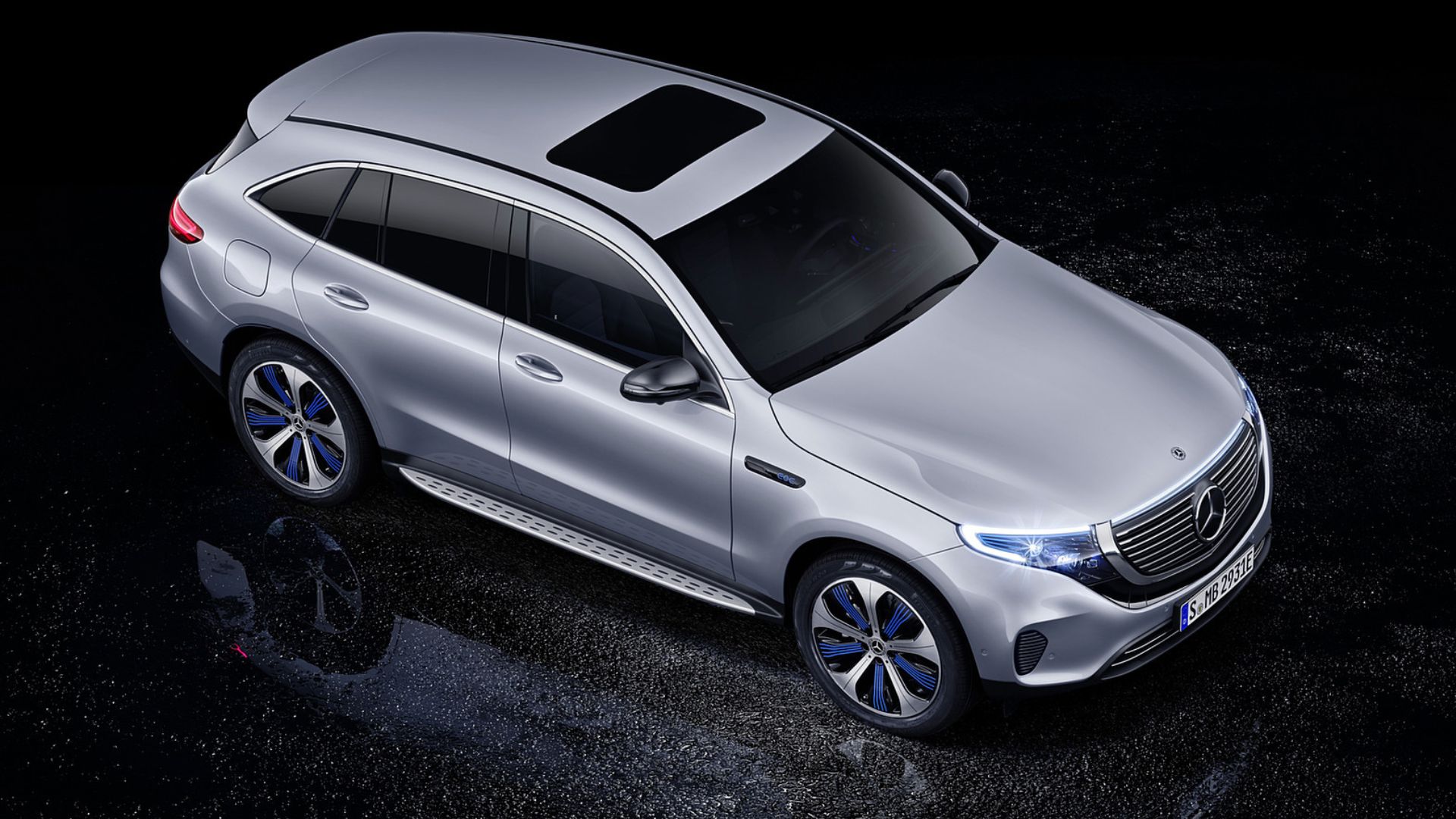 Mercedes-Benz-EQC-Top-view